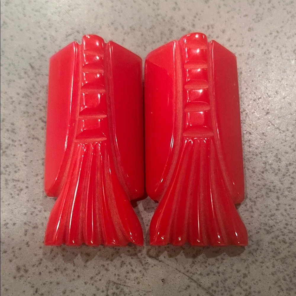 Vintage Red Bakelite Art Deco Dress Clips – 1930s (Pair)
